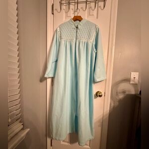 VINTAGE Cozy Light Blue Woman’s Nightgown/Robe